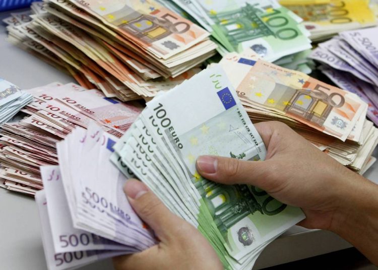 Απίστευτο: Γιατρός που πέθανε είχε 1,7 εκατ. ευρώ στο χρηματοκιβώτιό του