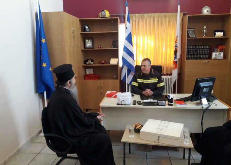 Επίσκεψη του Μητροπολίτη Ολυμπίας – Τριφυλλίας στο Διοικητή Πυροσβεστικών Υπηρεσιών