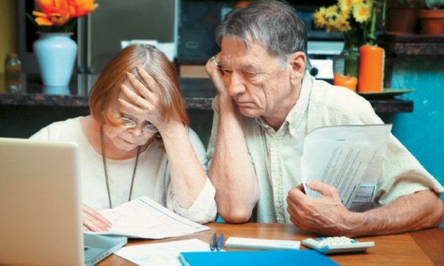 Παίρνουν τους ηλικιωμένους από τα γηροκομεία για να εισπράττουν τη σύνταξη