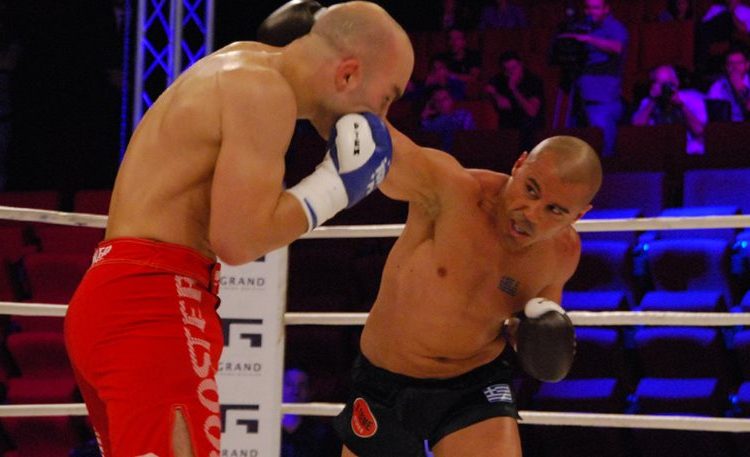 Ο Μιχάλης Ζαμπίδης φέρνει στην Ελλάδα τον Παγκόσμιο τίτλο της Superkombat