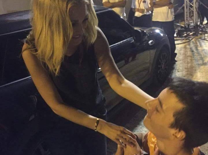 H Νατάσα Θεoδωρίδου άγγιξε καρδιές με τα τραγούδια της και την ψυχή της στην Κυλλήνη