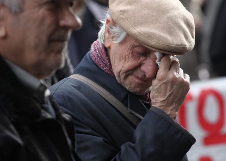 Αυτά είναι τα εισοδηματικά κριτήρια για την χορήγηση του ΕΚΑΣ