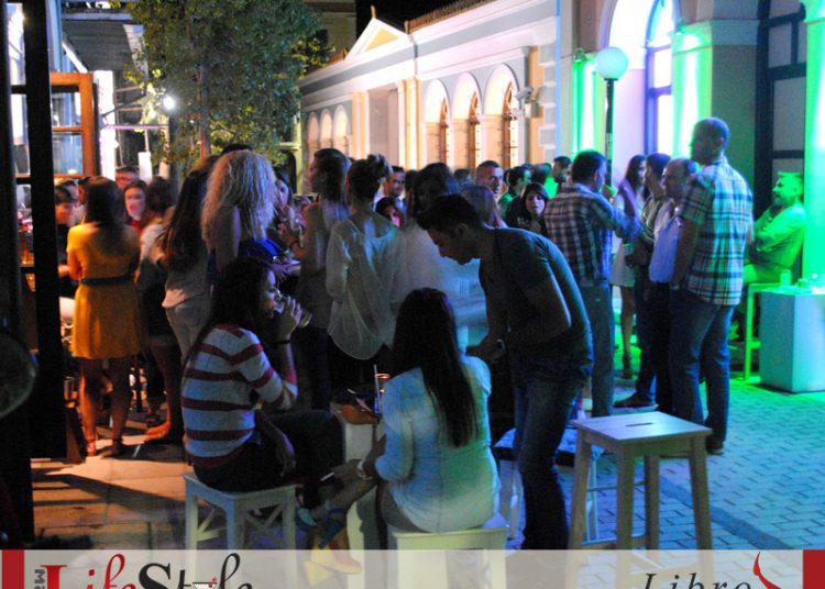 Libro Afternoon Bar : Συγκρίνοντας το κρασί και την τέχνη