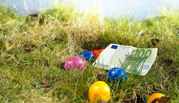 Δώρο Πάσχα: Ποιοι το δικαιούνται, πώς υπολογίζεται και πότε καταβάλλεται