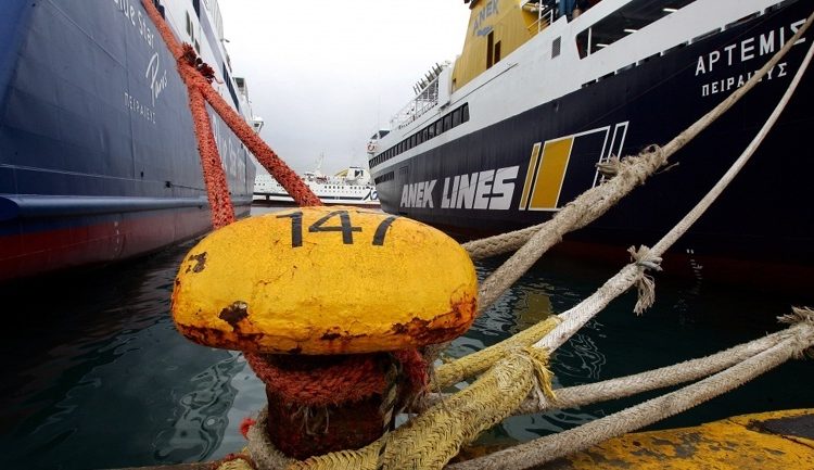 Δεμένα τα πλοία στα λιμάνια την Πρωτομαγιά