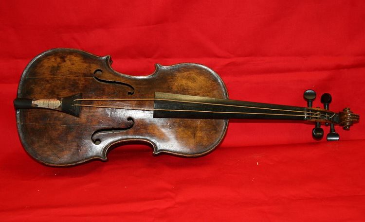 «Έσπασε τα ταμεία» το βιολί του Τιτανικού