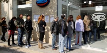 Ερευνα: Εκτός αγοράς εργασίας το 16,9% των νέων έως 24 ετών
