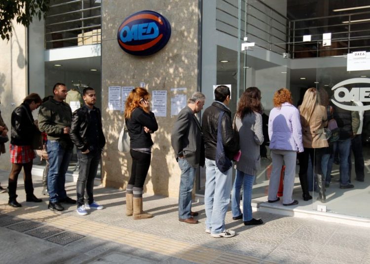 Ερευνα: Εκτός αγοράς εργασίας το 16,9% των νέων έως 24 ετών