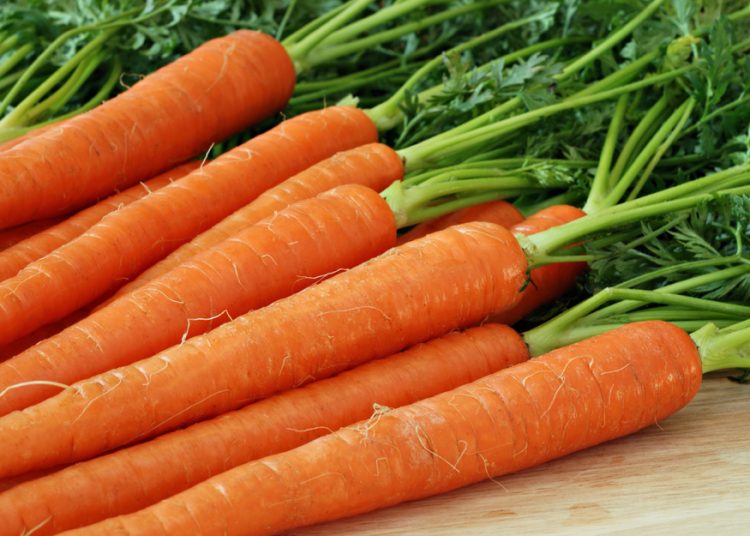 Eντυπωσιακό χαμόγελο -Εξι τροφές που λευκαίνουν τα δόντια