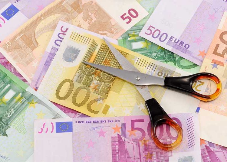 Αλλάζουν όλα στις συντάξεις – Μειώσεις και αλλαγές ως το τέλος του 2014