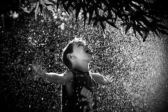 Ζέστη με μπόρες φέρνει ο καιρός: Σε ποιες περιοχές θα βρέξει το Σάββατο