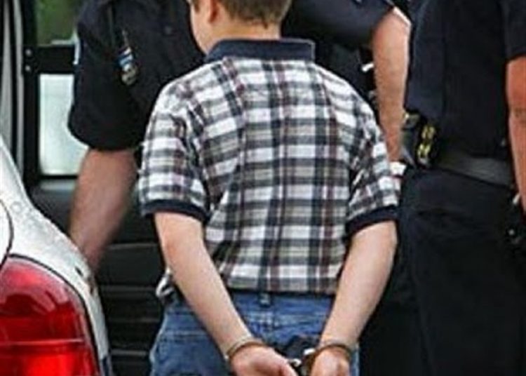 Σύλληψη δύο ανηλίκων για κλοπή στα Λεχαινά