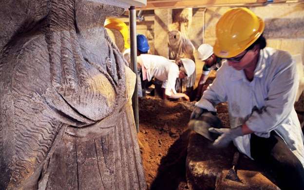 Ισως δεν μάθουμε ποτέ την ταυτότητα του νεκρού της Αμφίπολης