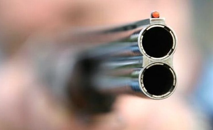 62χρονος αποπειράθηκε να σκοτώσει δύο αδέλφια μετά από μνημόσυνο