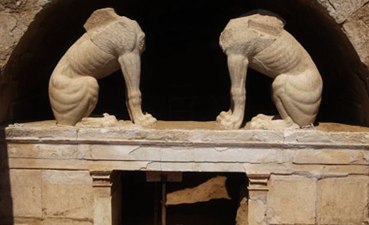 Αμφίπολη: Ένα βήμα πιο κοντά στο εσωτερικό του τάφου οι αρχαιολόγοι