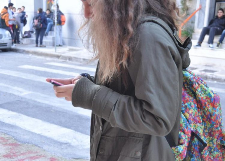 «Χωρίς κινητό δεν υπάρχεις πλέον σήμερα»