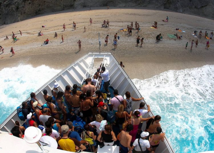 Καιρός – Έκτακτο δελτίο ΕΜΥ: Τα μελτέμια θα «σαρώσουν» το Αιγαίο – «Καμίνι» η χώρα από τα 40άρια