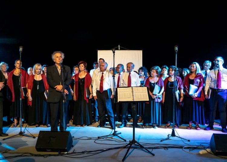 Το Λαντζόϊ τίμησε τον Ηλία Ανδριόπουλο στο ανοιχτό θέατρο του Κτήματος Μπριντζίκη