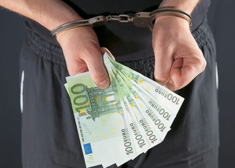 Επαιρνε 10 χρόνια τη σύνταξη της πεθαμένης μητέρας του