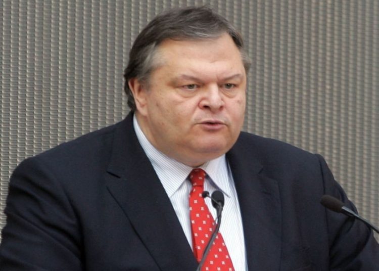 Βενιζέλος: “Θα επιληφθώ του θέματος των πυρόπληκτων Ηλείας”