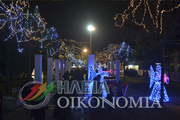 Πύργος: Χριστουγεννιάτικη ατμόσφαιρα στο πάρκο ΣΠΚ – “Επιτέλους μια εορταστική ατμόσφαιρα” είπαν οι δημότες (φωτο-βίντεο)