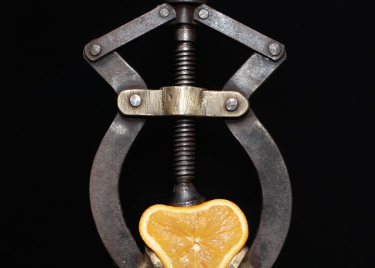 Τα επτά χοντρά ψέματα για τα νέα μέτρα (που ήδη ήρθαν)!