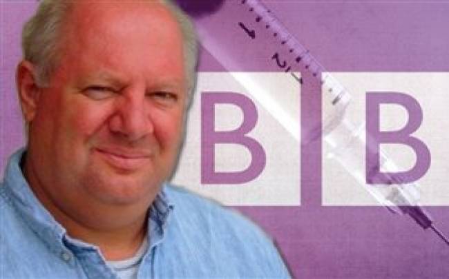 Πασίγνωστος ανταποκριτής του BBC στην Αθήνα τρελάθηκε από εμβόλιο κρατικού ιατρείου!