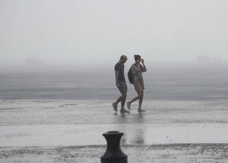 Καιρός – Εκτακτο δελτίο ΕΜΥ: «Χάθηκε» το καλοκαίρι – Με βροχές και καταιγίδες η Τρίτη