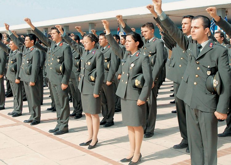Πανελλήνιες 2017: Εως 19/5 τα δικαιολογητικά για τις στρατιωτικές σχολές
