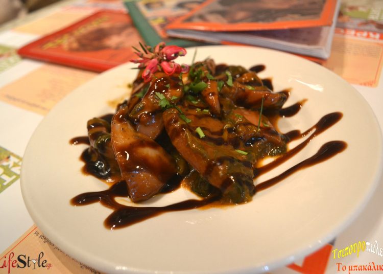 Δοκιμάζοντας τις πιο νόστιμες νηστίσιμες απολαύσεις, στο Τσιπουροπωλείον «Το Μπακάλικο». Δείτε φωτογραφίες !