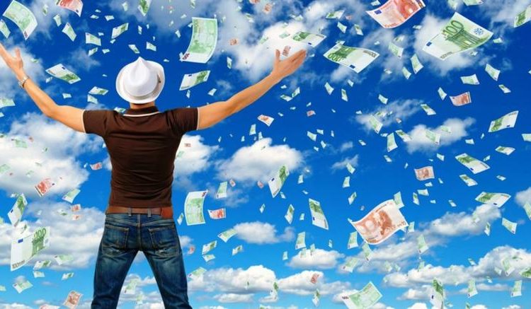 Με 2,5 ευρώ κέρδισε τα 15,5 εκατ. του τζόκερ