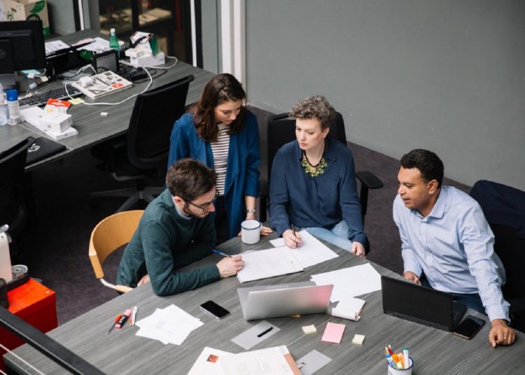 ΥΠΟΥΡΓΕΙΟ ΕΡΓΑΣΙΑ : Στοχευμένα προγράμματα για νέους έως το τέλος του έτους