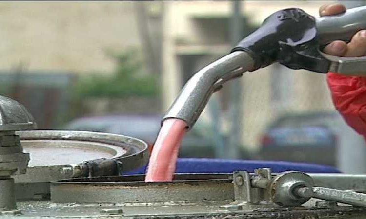 Πρεμιέρα από τη Δευτέρα για τη διάθεση πετρελαίου θέρμανσης – Εν αναμονή για το επίδομα