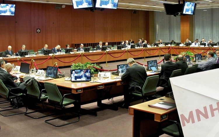 Βάζουν θηλιά για εξάμηνη παράταση