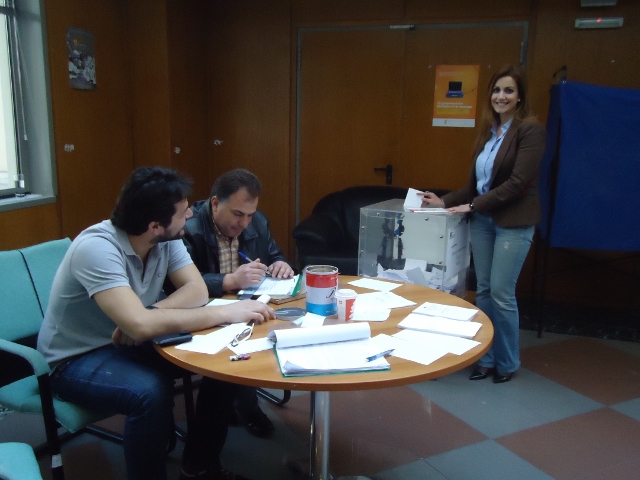 Έκλεισαν οι κάλπες στο ΠΑΣΟΚ. Στην Ηλεία ψήφισαν 3.700 μέλη και φίλοι του ΠΑΣΟΚ.