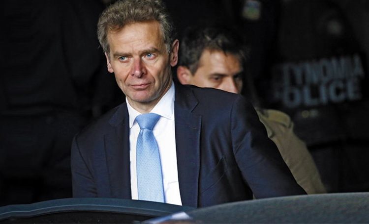 Τριπλή βόμβα Τόμσεν: Πάρτε μέτρα έως 9 δισ., κόψτε συντάξεις, μην αυξάνετε φόρους