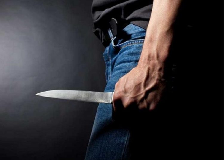 ΑΜΑΛΙΑΔΑ: Μαχαίρωσαν 15χρονο μαθητή  στο 1ο Λύκειο. Παραδόθηκε ο δράστης – Η ανακοίνωση της Αστυνομίας