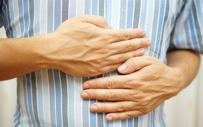 Δυσπεψία και καούρες: Απαλλαγείτε φυσικά με αυτά τα ροφήματα