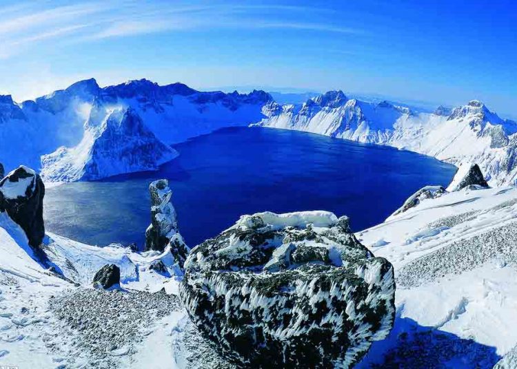 Λίμνη στην κορυφή βουνού, «είσοδος στον παράδεισο»!