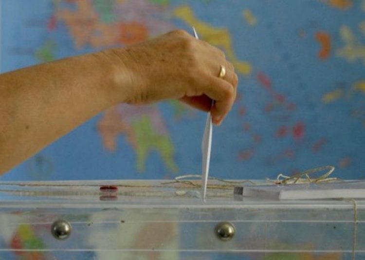 Δημοσκόπηση: Η B΄ Αθήνας αφήνει έξω το ΠΑΣΟΚ – Με μεγάλη διαφορά προηγείται ο ΣΥΡΙΖΑ της ΝΔ στην Α’ και την Β’ Αθήνας