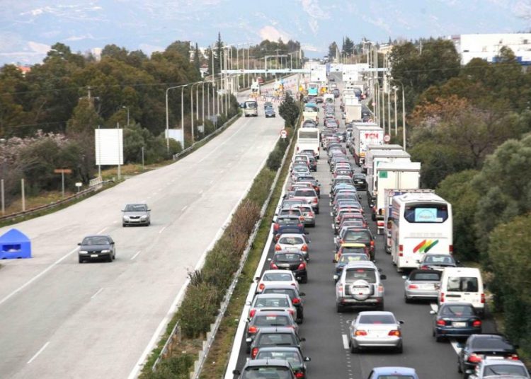 ΗΛΕΙΑ: Φεύγουν και οι τελευταίοι επισκέπτες του καλοκαιριού