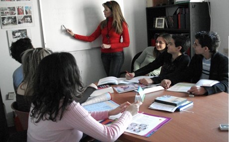 Επανεξετάζεται το πλαίσιο για την αδειοδότηση των Κέντρων Ξένων Γλωσσών