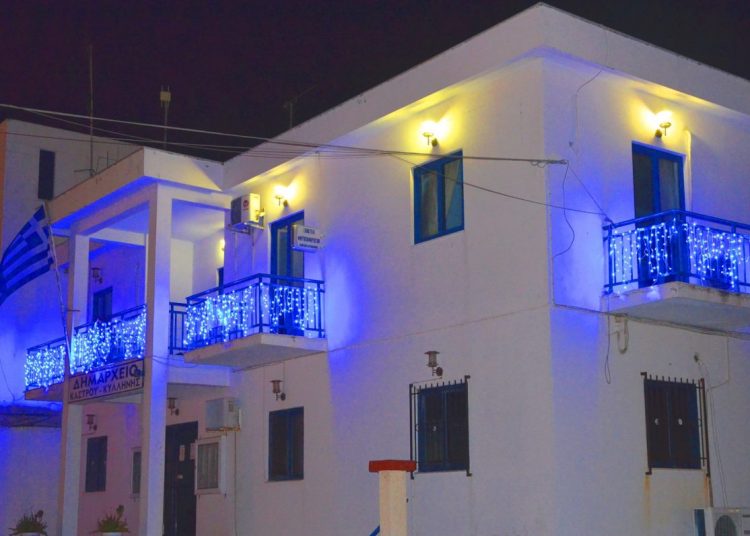 Εορταστική διακόσμηση σε Κυλλήνη και Κάτω Παναγιά