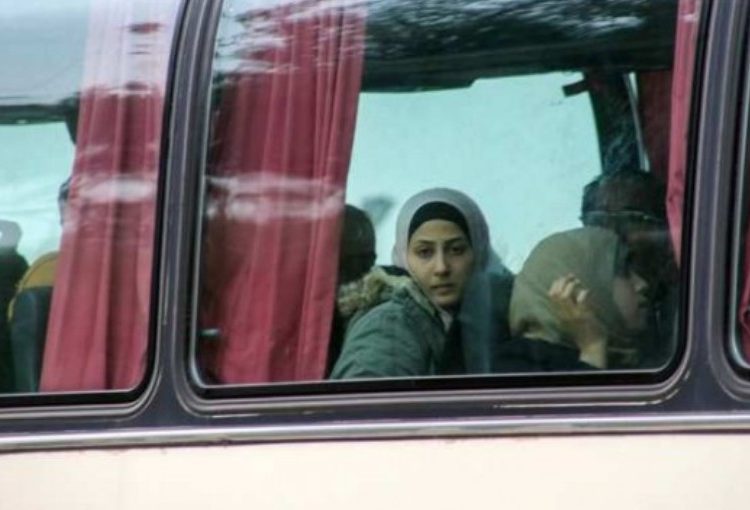 Τα 15 πούλμαν με πρόσφυγες που πέρασαν το Ρίο πηγαίνουν στα Γιάννενα