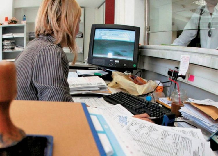 Πλαστά πτυχία: Πρωταγωνιστές, νοσοκομεία, υπουργεία, δήμοι (πίνακες)