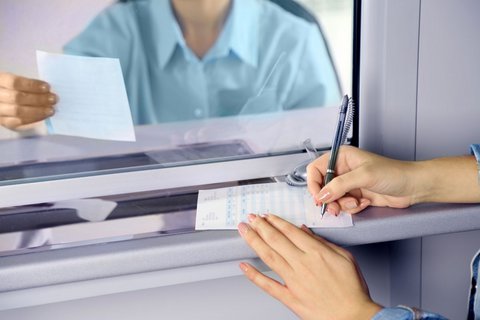 Κατάσχονται λογαριασμοί τραπεζών, μισθοί, συντάξεις και ενοίκια