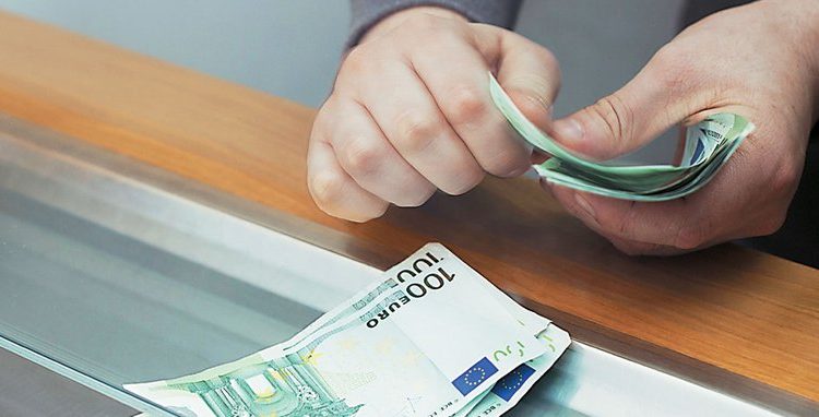 Τι αλλάζει με τις εισφορές των ελεύθερων επαγγελματιών από το 2019