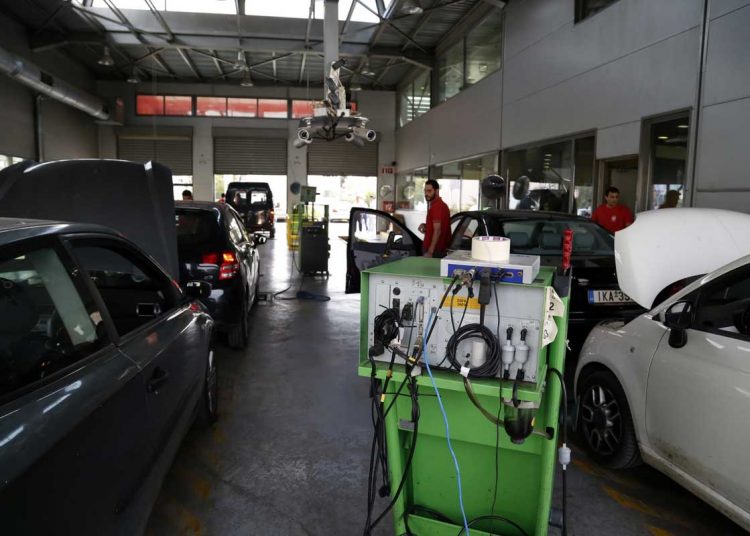 Σκηνικό διάλυσης για ένα στα δύο δημόσια ΚΤΕΟ