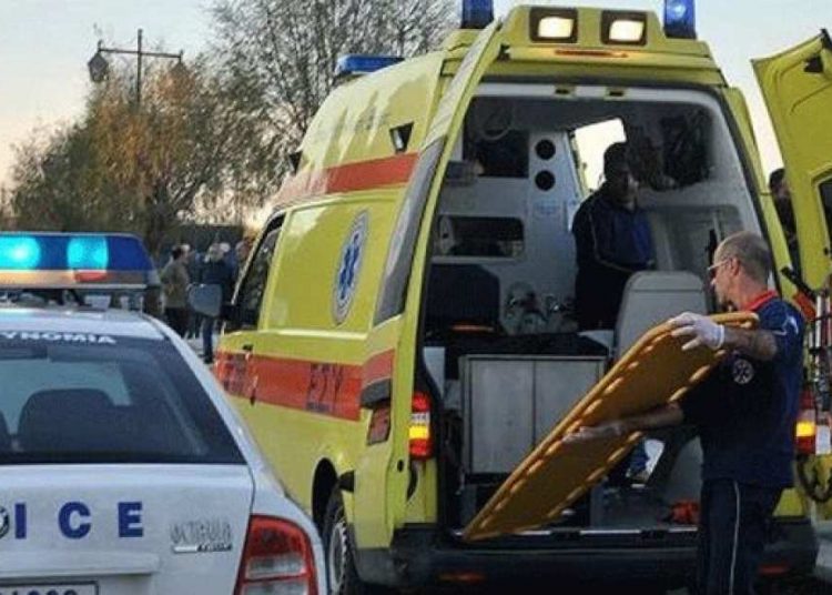 ΛΕΧΑΙΝΑ: Ένας άνδρας νεκρός και μιά γυναίκα τραυματίας σε σύγκρουση δύο αυτοκινήτων