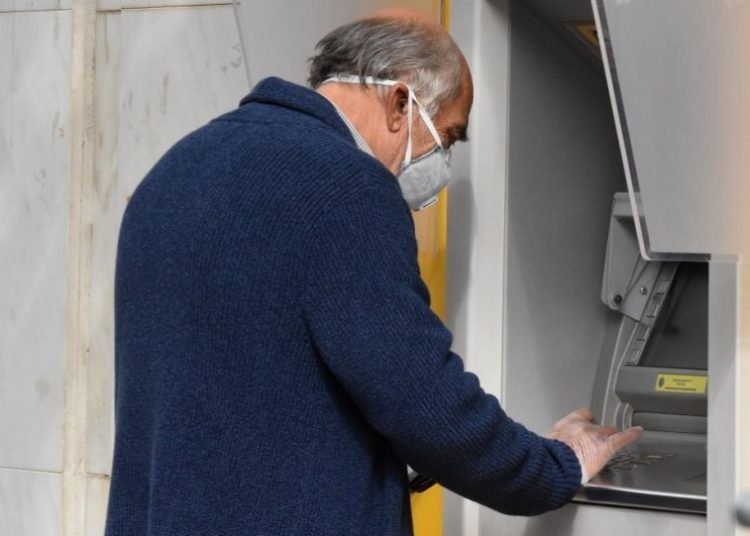 Αναδρομικά συνταξιούχων: Από σήμερα το απόγευμα οι πρώτες πληρωμές